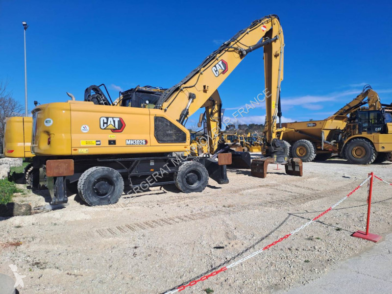 Rýpadlo Caterpillar MH3026
