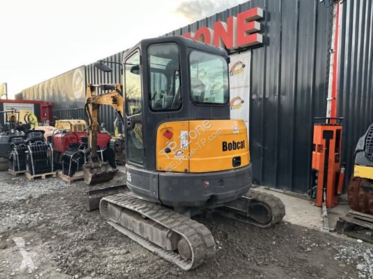 Lopatový nakládač Bobcat e35 à 23 500 € ht