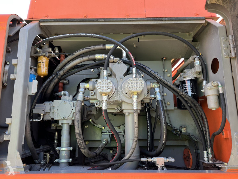 Escavatore Hitachi