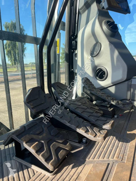 Rýpadlo Caterpillar 395 UHD new unused 2025