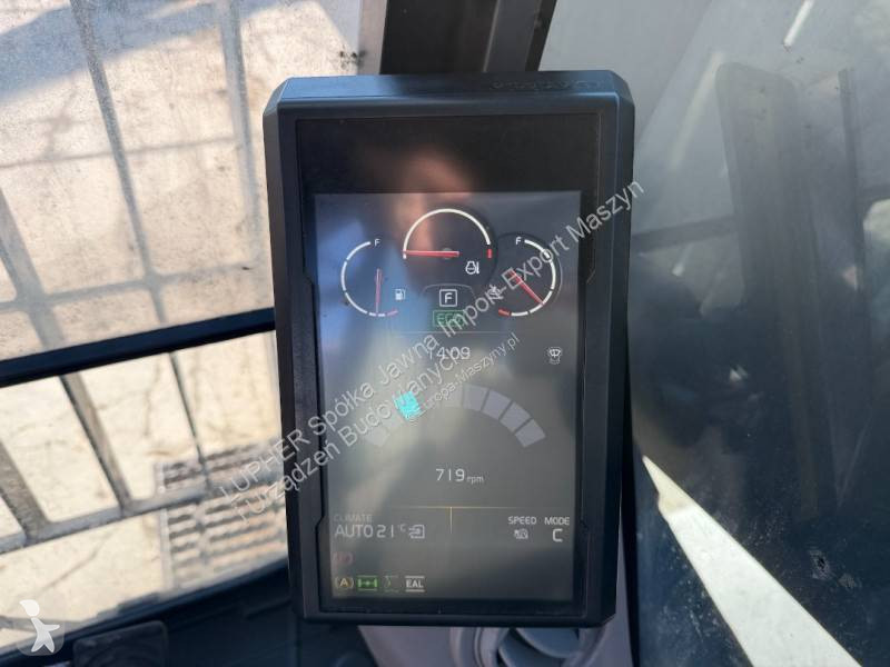 Lopatový nakládač Volvo EW240EMH