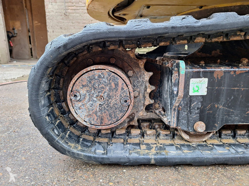 Экскаватор Caterpillar .7