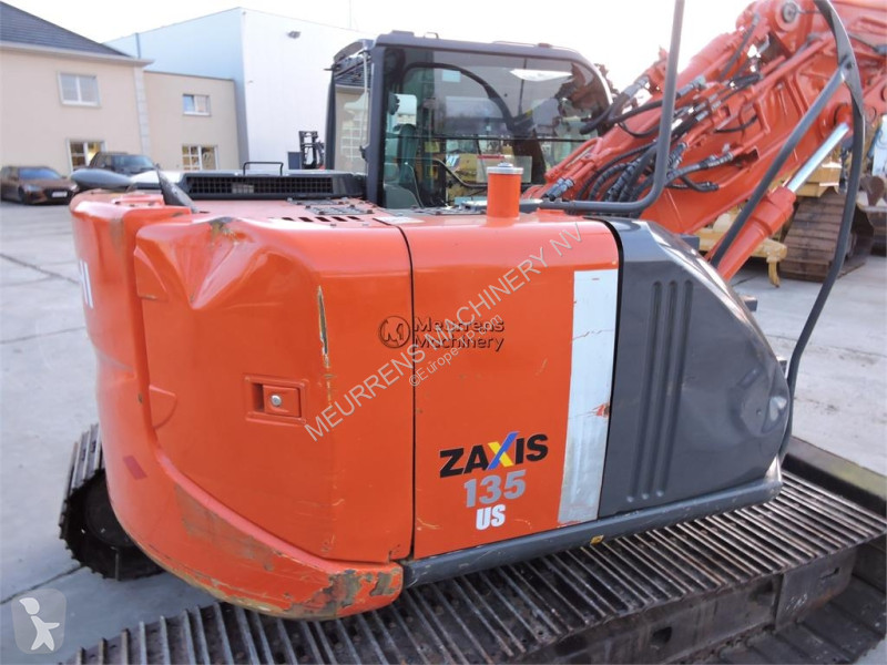 جرافة Hitachi ZX135