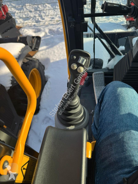 جرافة JCB Pro / Skid-Steer-Aufnahme / 375h / 2024