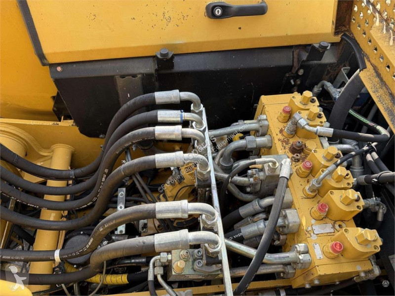 جرافة Caterpillar C