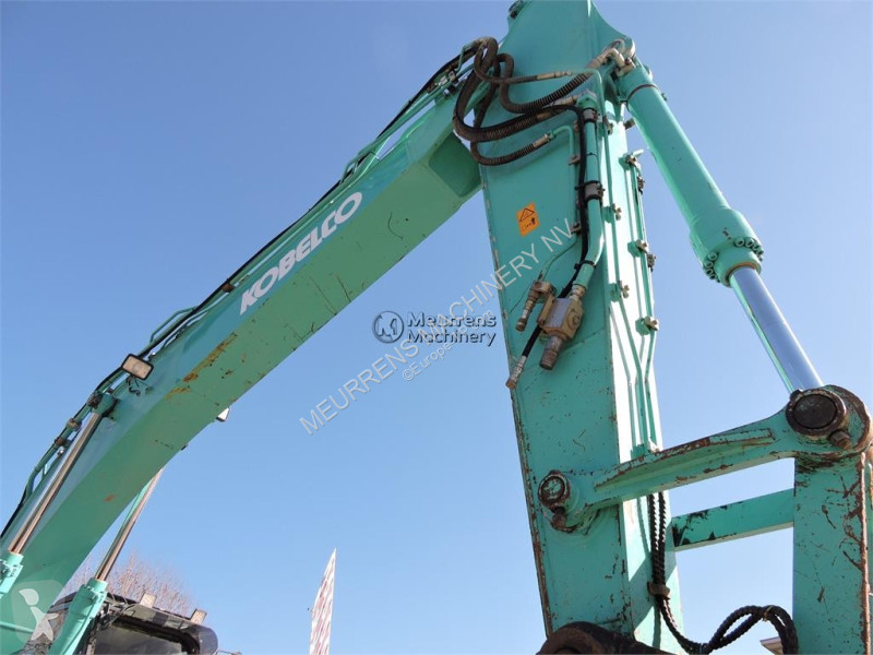 جرافة Kobelco SK210