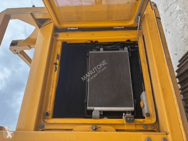 جرافة JCB 220X
