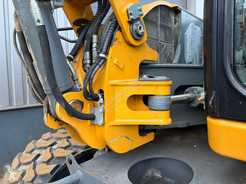 جرافة Liebherr Compact