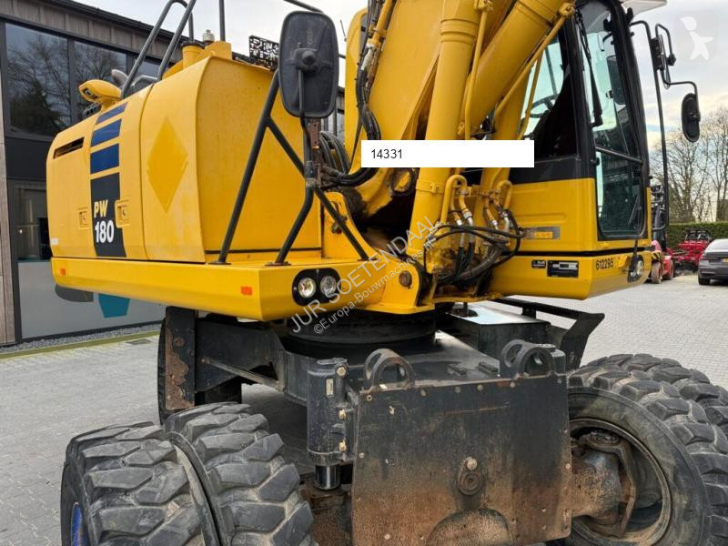 جرافة Komatsu 10