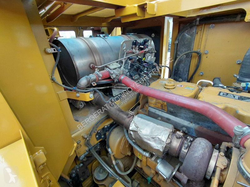 Rýpadlo Caterpillar 390F