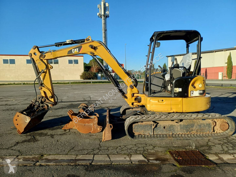 جرافة Caterpillar 305E2