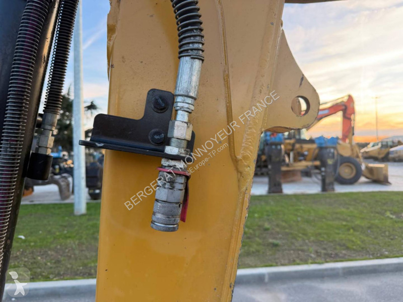 Rýpadlo Caterpillar 305E2