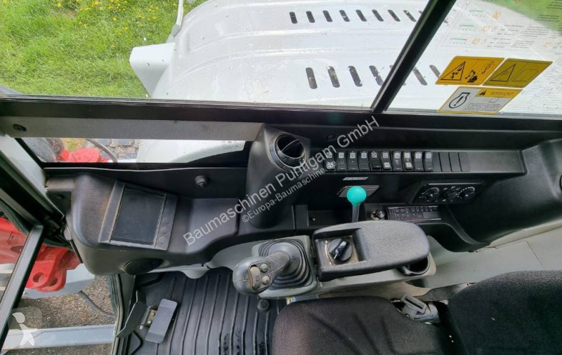 Lopatový nakládač Takeuchi 2902