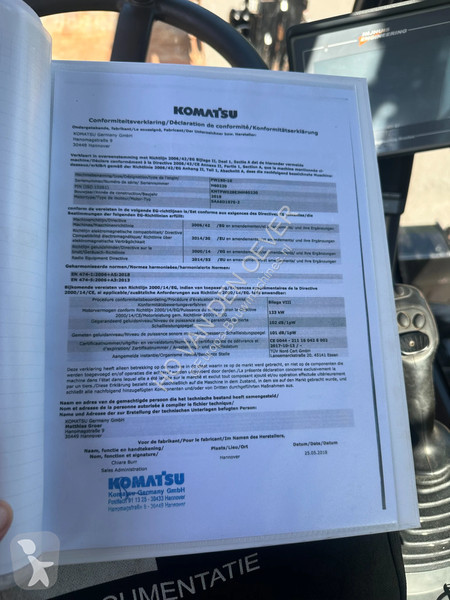 جرافة Komatsu 10