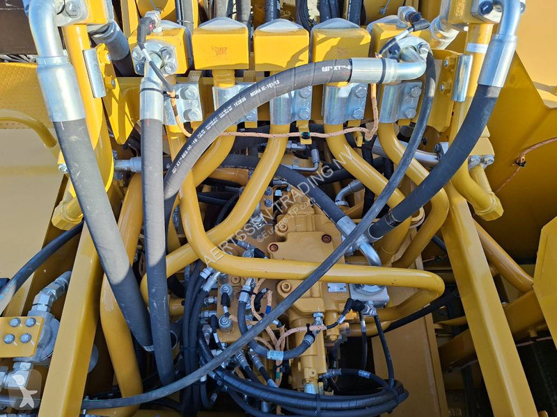 جرافة Caterpillar 395