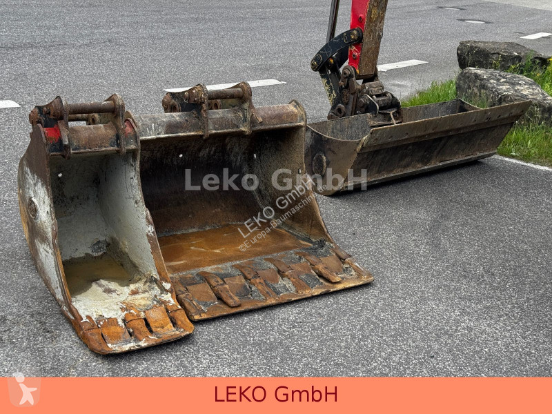 Rýpadlo Komatsu PW118MR-8 Mit Drei Löffeln