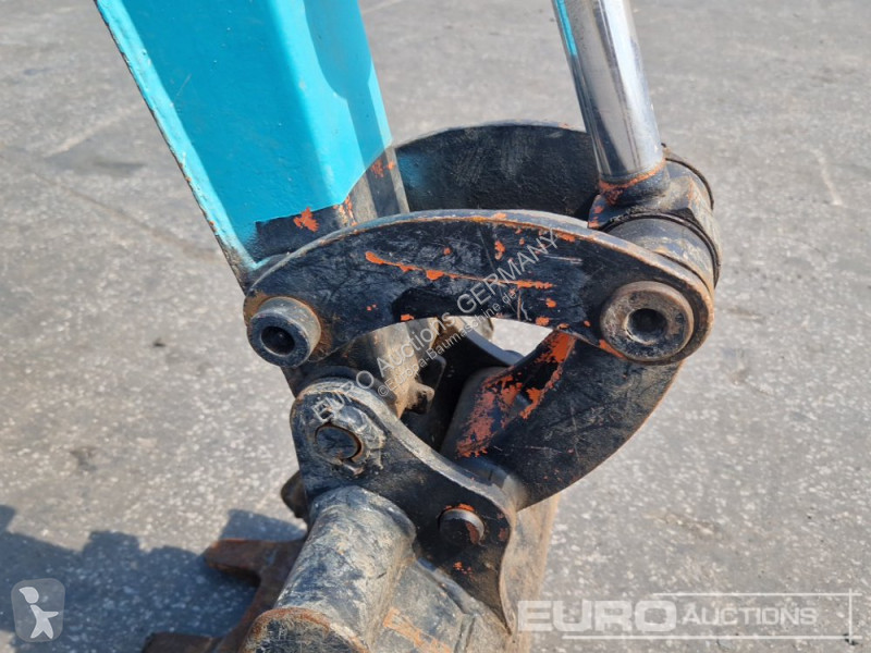 جرافة Kubota KH007
