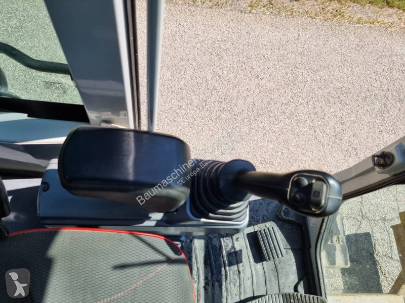 Экскаватор Takeuchi 230
