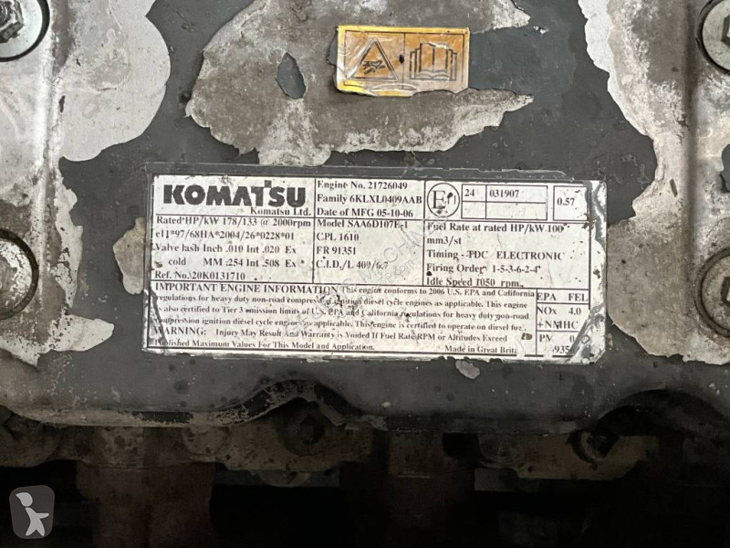 جرافة Komatsu 2207