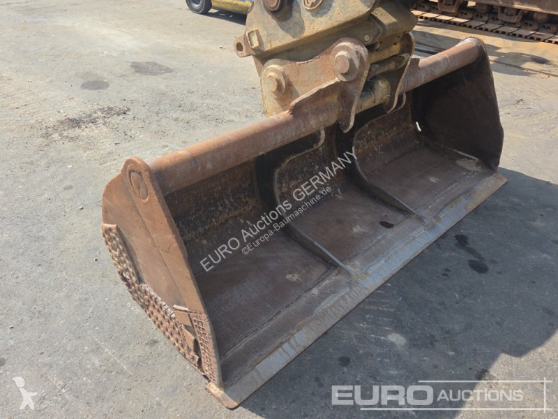 Excavadora Komatsu 10