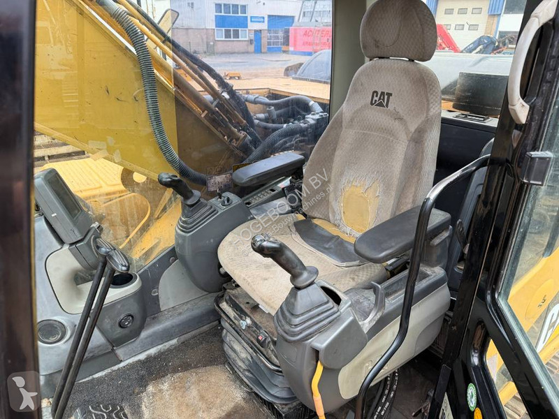 جرافة Caterpillar L