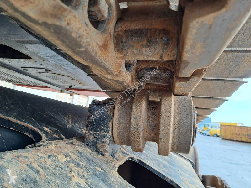 Lopatový nakládač Hitachi 6