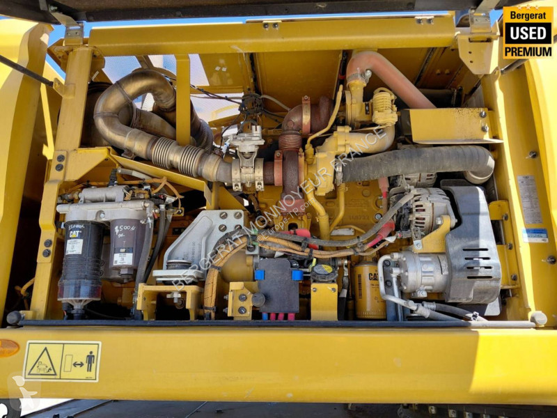 Pelle Caterpillar MH3024