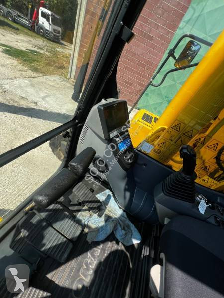جرافة Komatsu PC210 NLC 11