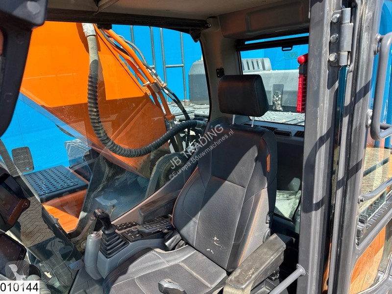 جرافة Doosan 7 202 KW, 7125 Hours