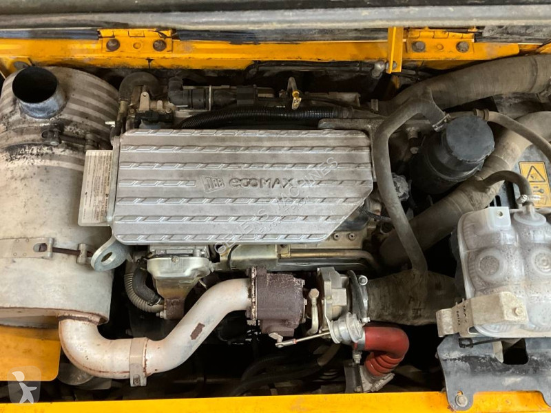 جرافة JCB JS 131 LC