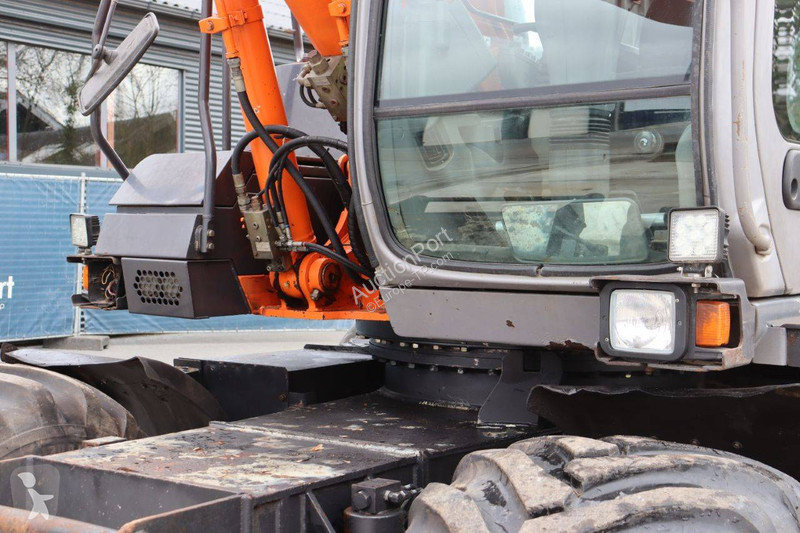 Rýpadlo Hitachi