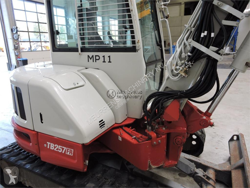 جرافة Takeuchi TB257FR Powertilt