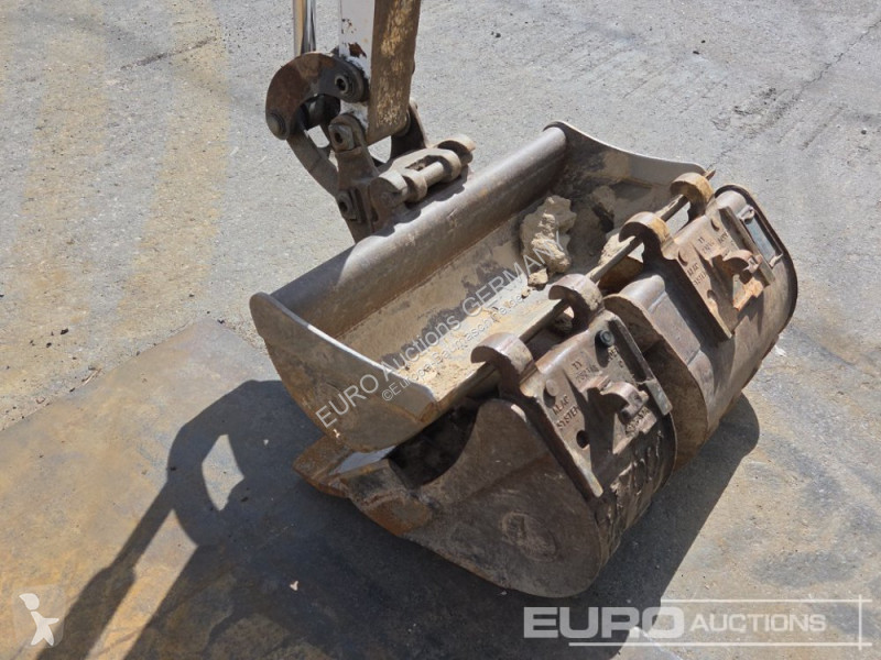 Багер Bobcat E20
