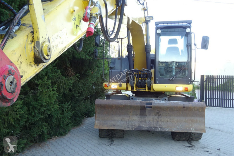 Lopatový nakládač New Holland WE150B Pro