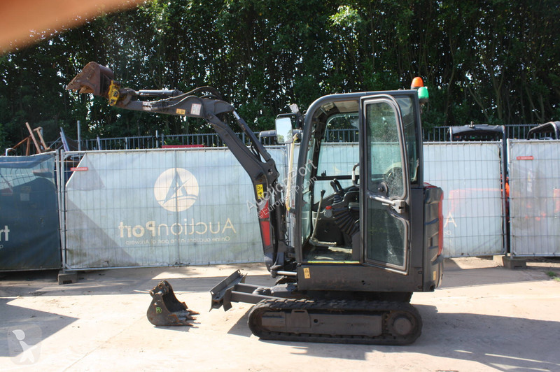 جرافة Volvo EC18E
