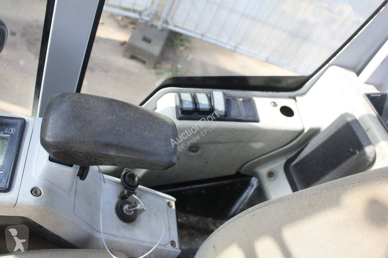 جرافة Neuson ET18