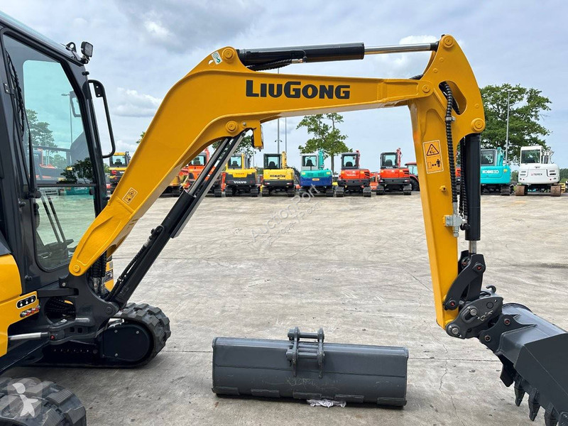 جرافة LiuGong 9027 FZTS