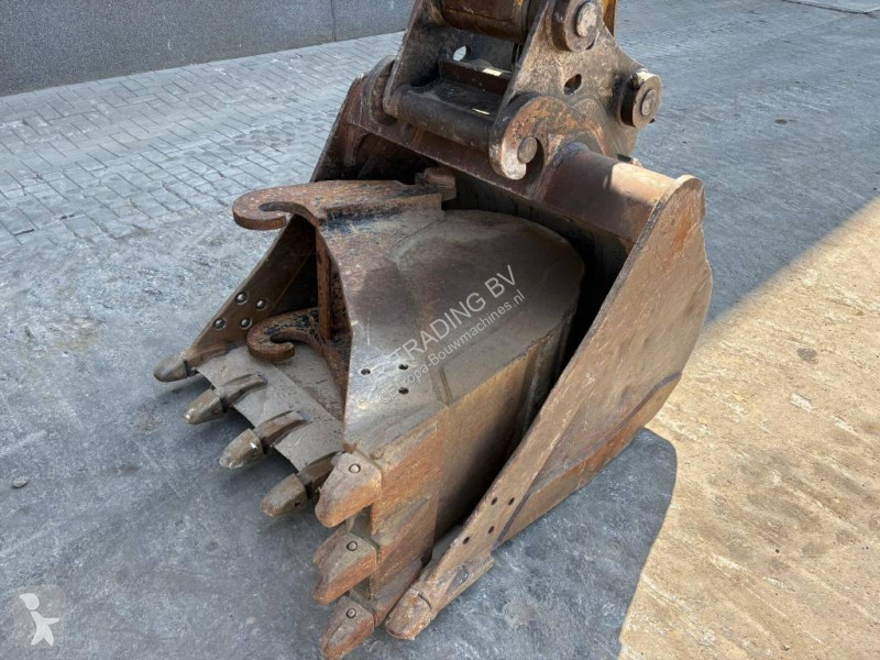 جرافة Caterpillar F