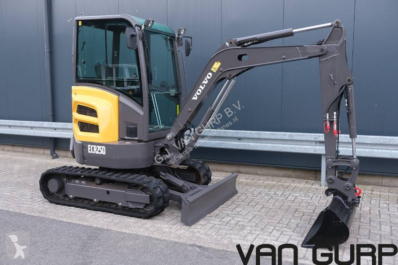 Excavator Volvo ECR D | 2016 | 2763h