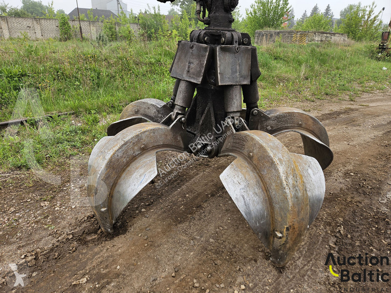 Excavator Terex