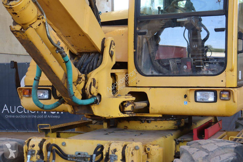 Komatsu 110R excavator