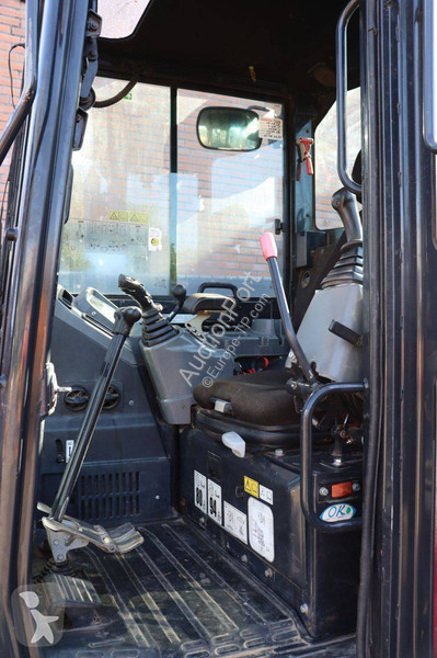Lopatový nakládač Yanmar VIO50-6B