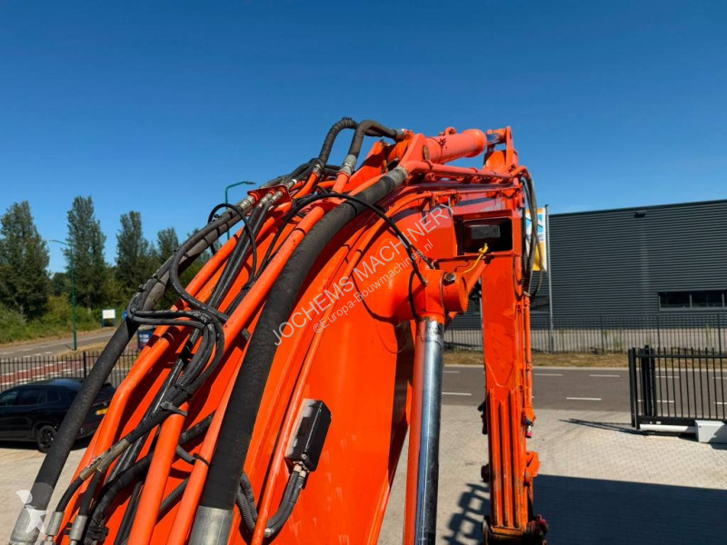 Excavator Hitachi LC6
