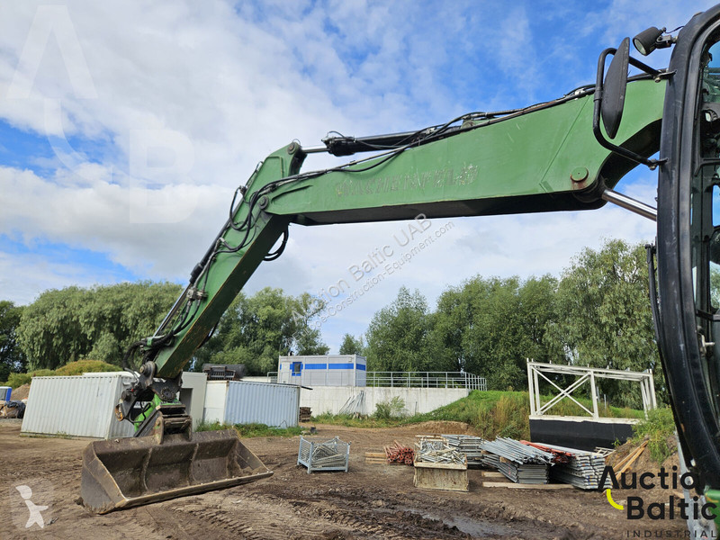 Caterpillar D excavator
