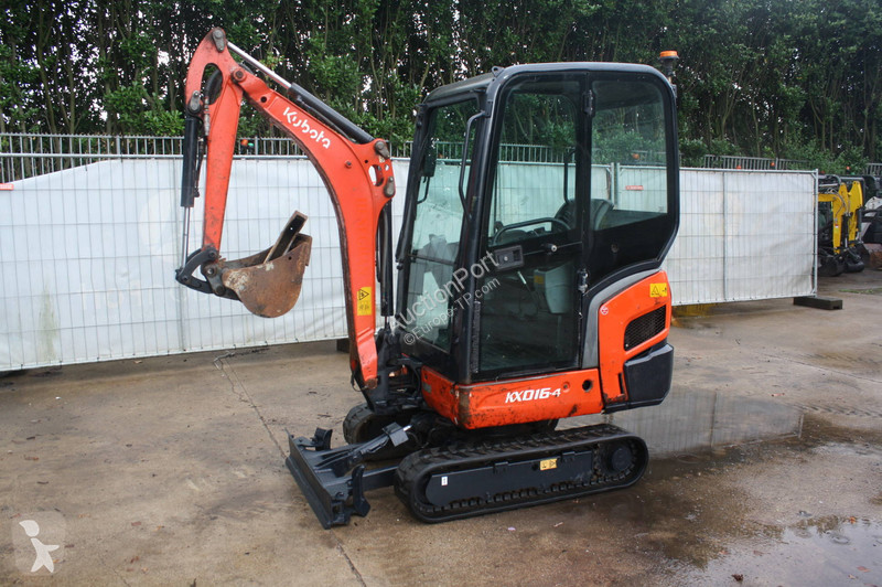 Багер Kubota