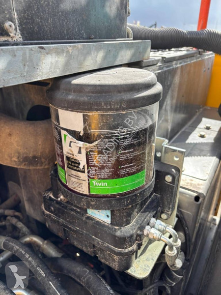 Pelle Volvo 250 ENL (Two buckets)