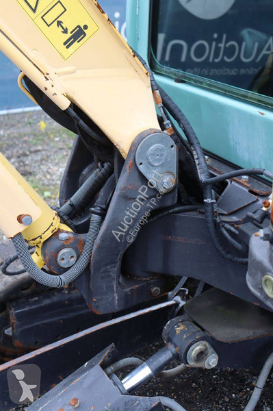 جرافة Yanmar SV22
