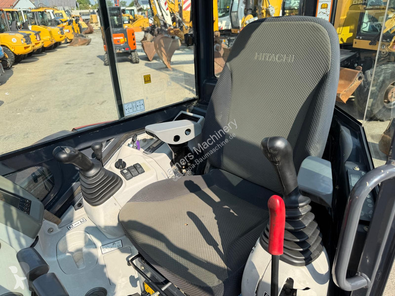 Excavadora Hitachi ZX33U-5 .