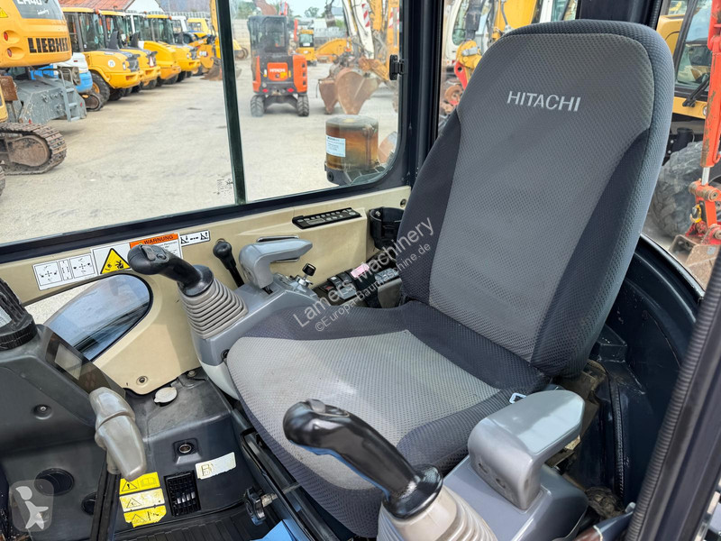 Excavadora Hitachi ZX38U .