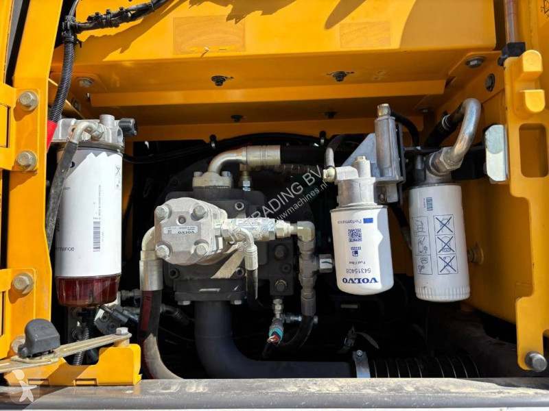 Graafmachine Volvo (Two Buckets)